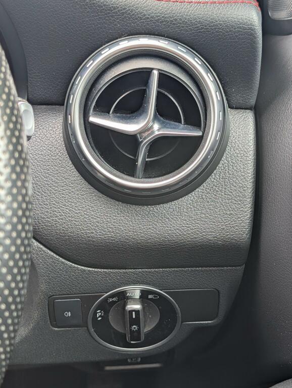 Mercedes-Benz GLA Class 200 Cdi Se Suv Euro 6 Ss 136 Red #32