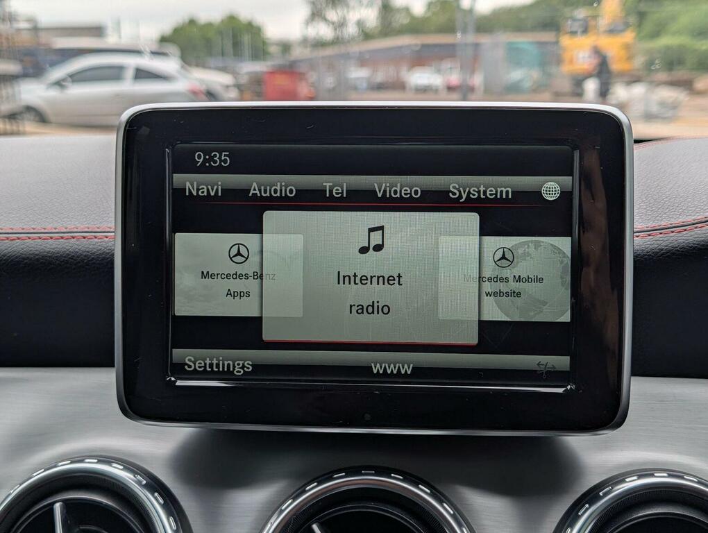 Mercedes-Benz GLA Class 200 Cdi Se Suv Euro 6 Ss 136 Red #41