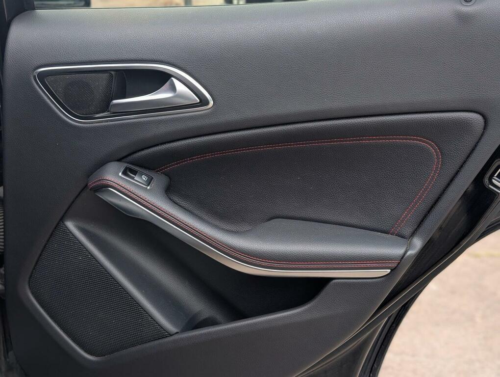 Mercedes-Benz GLA Class 200 Cdi Se Suv Euro 6 Ss 136 Red #60