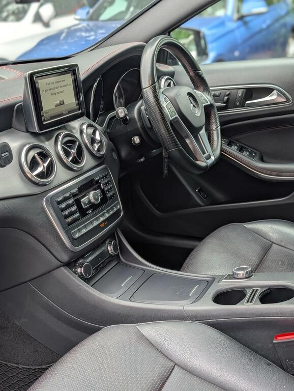 Mercedes-Benz GLA Class 200 Cdi Se Suv Euro 6 Ss 136 Red #39