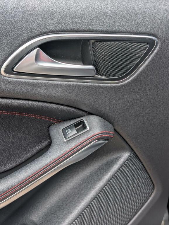 Mercedes-Benz GLA Class 200 Cdi Se Suv Euro 6 Ss 136 Red #57