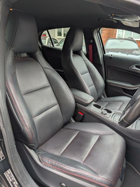 Mercedes-Benz GLA Class 200 Cdi Se Suv Euro 6 Ss 136 Red #23