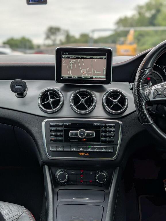 Mercedes-Benz GLA Class 200 Cdi Se Suv Euro 6 Ss 136 Red #12