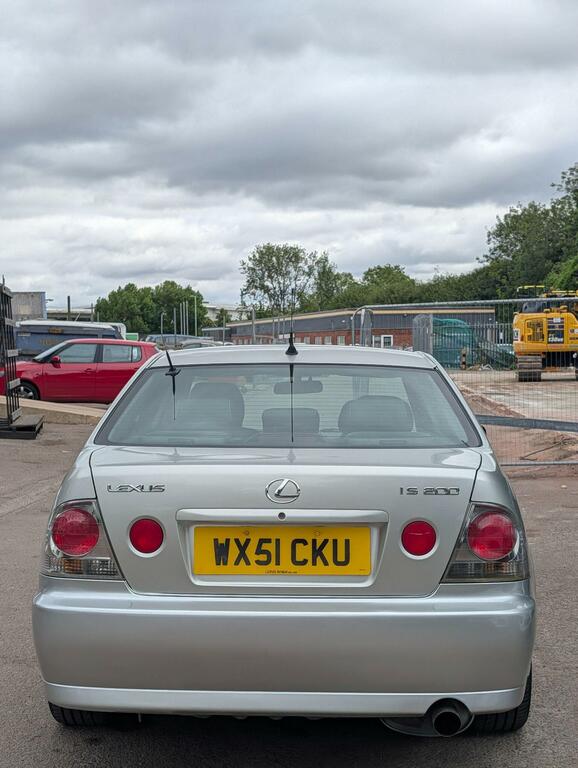 Lexus IS 2.0 Se Beige #7