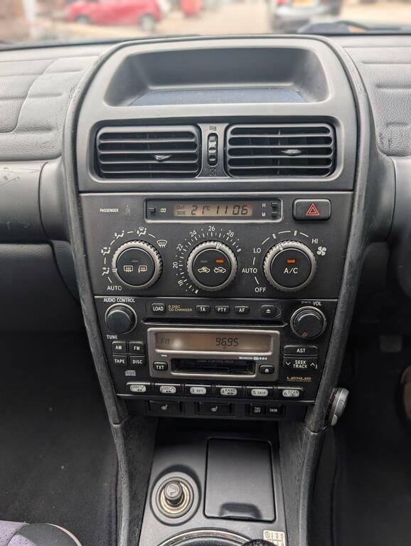 Lexus IS 2.0 Se Beige #30