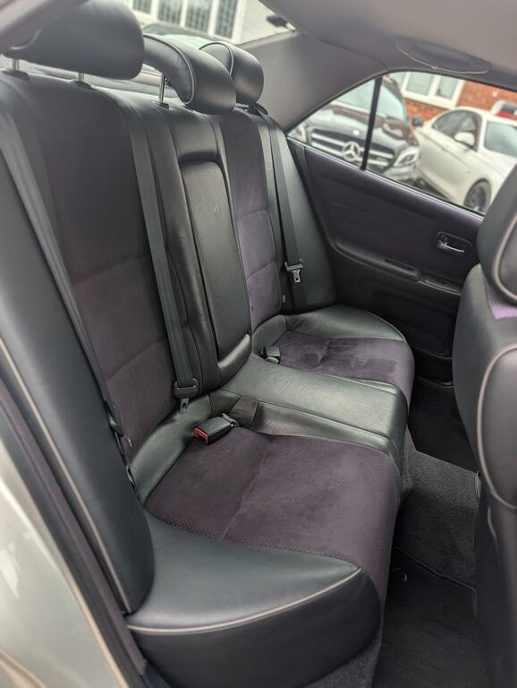 Lexus IS 2.0 Se Beige #17