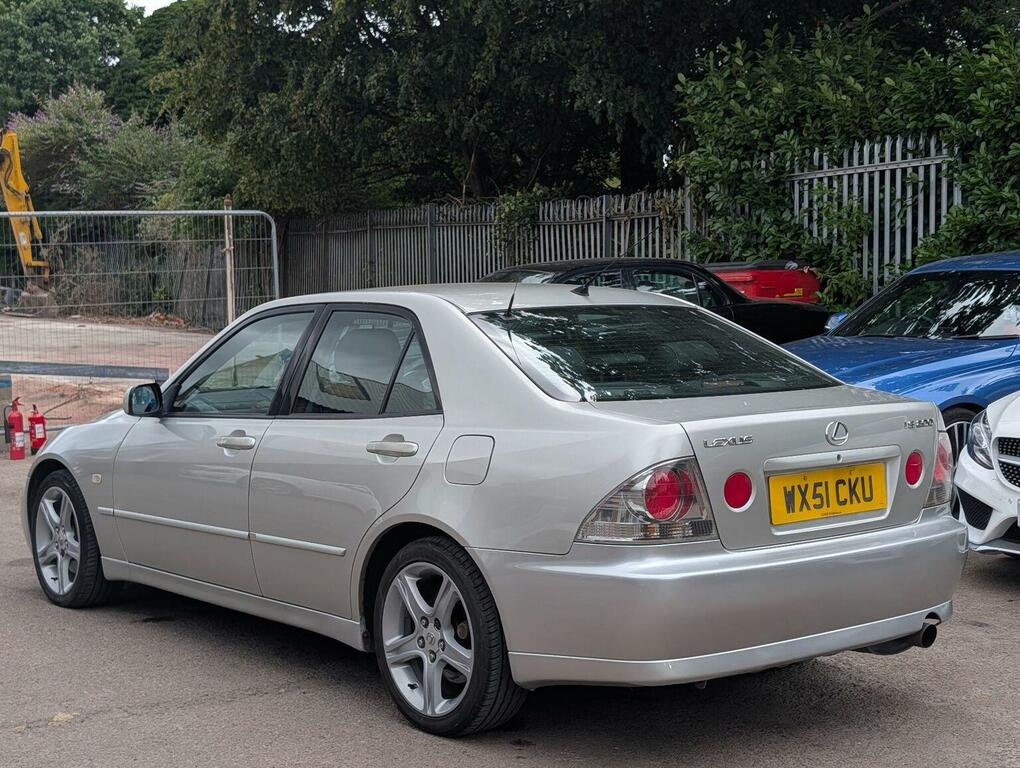 Lexus IS 2.0 Se Beige #9