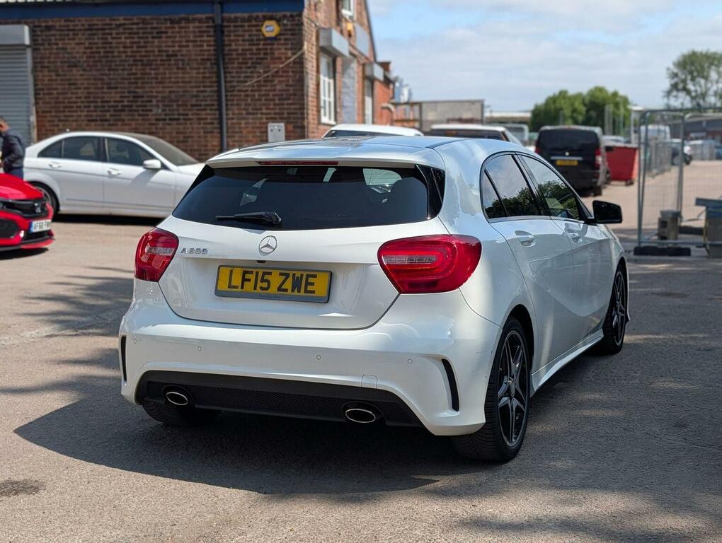 Mercedes-Benz A Class 1.6 A200 Amg Night Edition 7G-dct Euro 6 Ss White #4