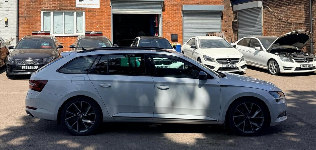 Skoda Superb Estate 2.0 Tsi Sportline Dsg 4Wd Euro 6 Ss HK17GBY White #6