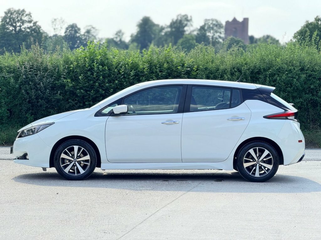 Nissan Leaf Hatchback BN18BTO White #6