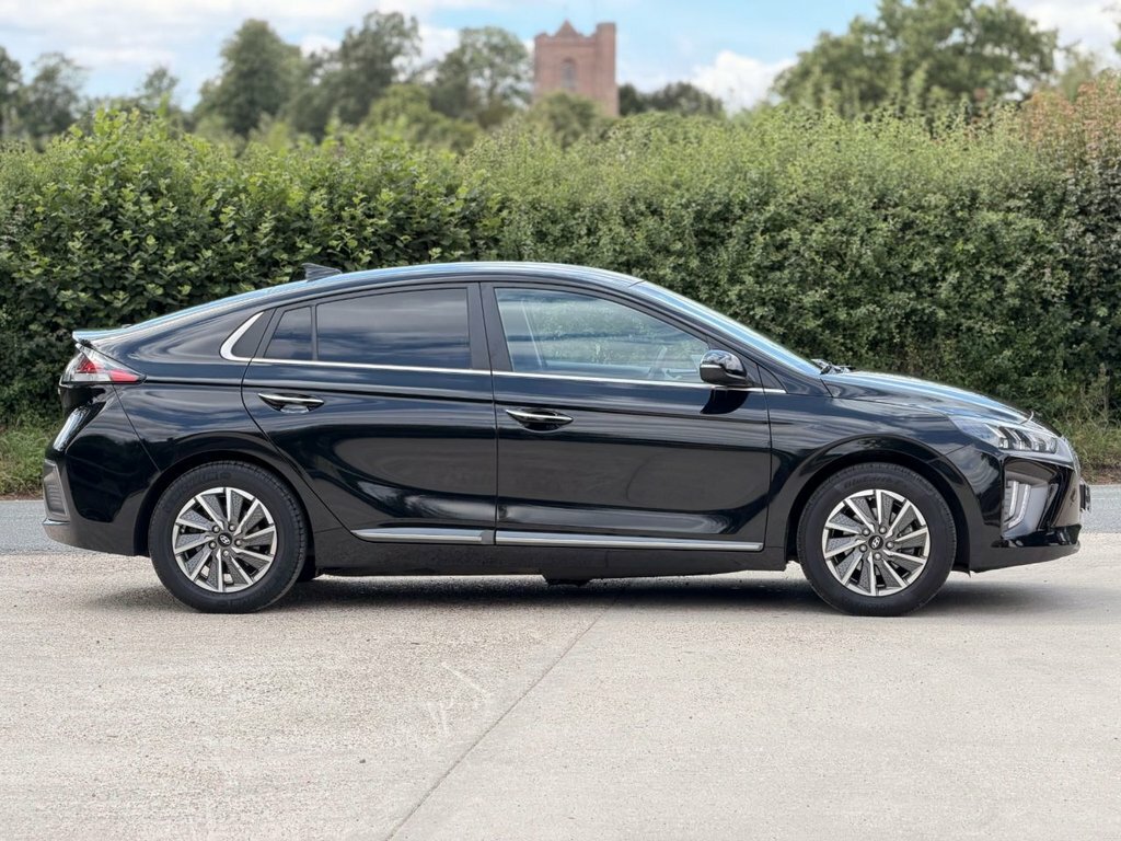Hyundai Ioniq Hatchback Black #6
