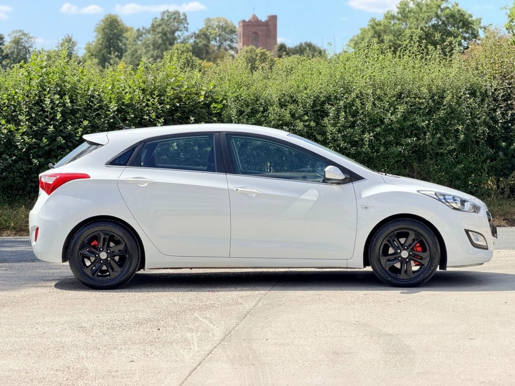 Hyundai I30 1.4L Se White #6