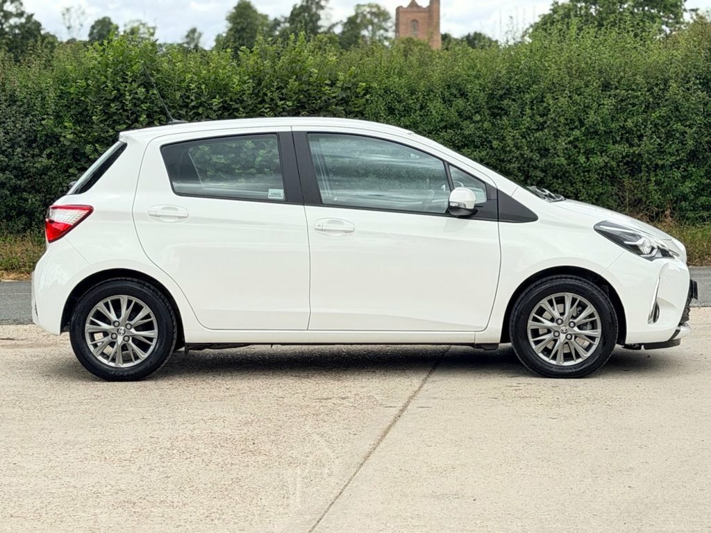 Toyota Yaris 1.5L Icon LV68BYF White #6