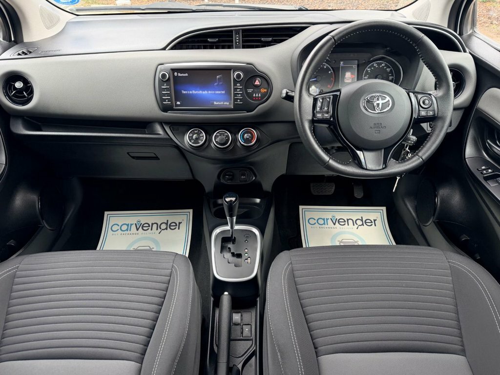 Toyota Yaris 1.5L Icon LV68BYF White #3