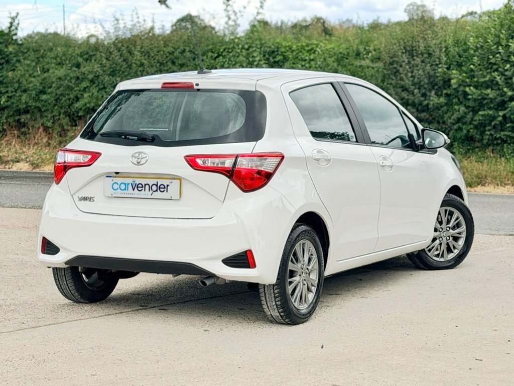 Toyota Yaris 1.5L Icon LV68BYF White #4