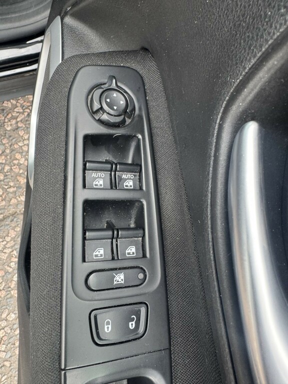 Jeep Renegade 1.6L M-jet Limited 118 Bhp White #16