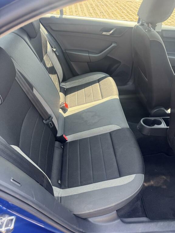 Skoda Rapid Hatchback Blue #15