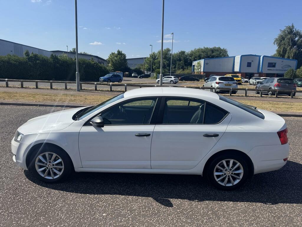 Skoda Octavia 1.2 Tsi S White #3