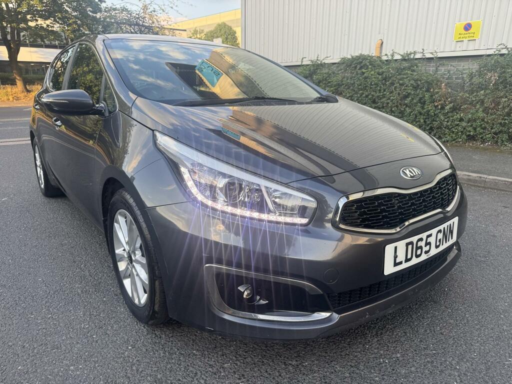 Kia Ceed Hatchback 1.4 Sr7 Euro 5 201515 Red #9