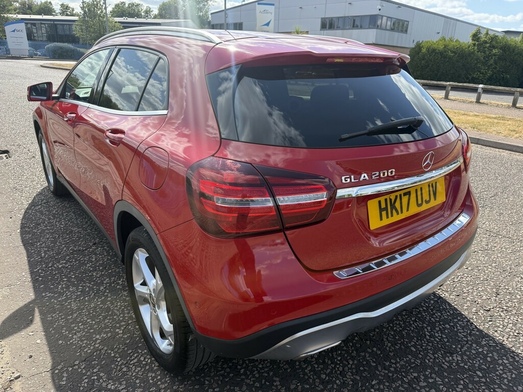 Mercedes-Benz GLA Class 1.6 Gla200 Sport Red #4