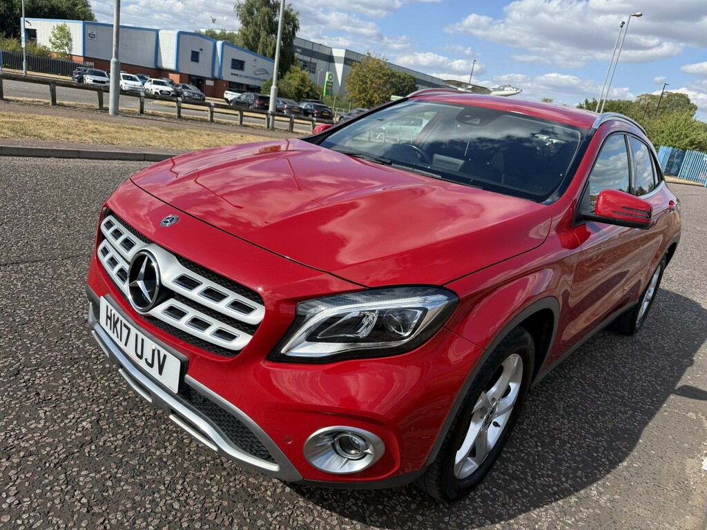 Mercedes-Benz GLA Class 1.6 Gla200 Sport Red #2