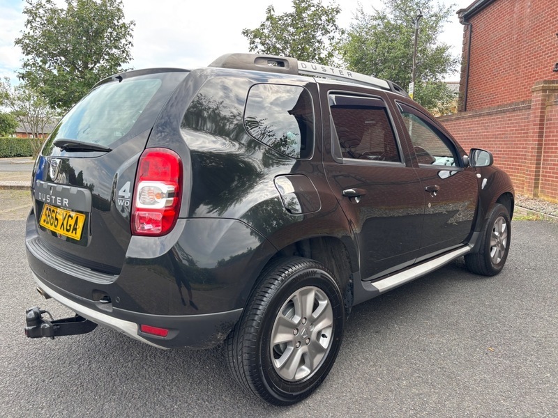 Dacia Duster Laureate 1.5 Dci 110 SB66XGA Black #6