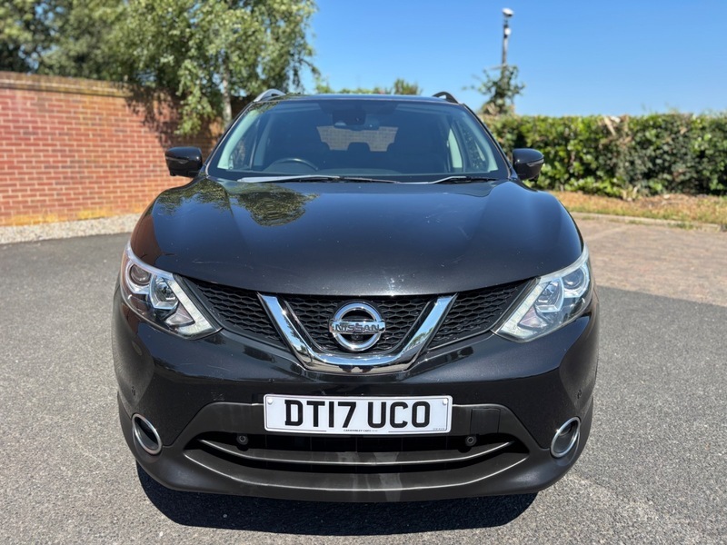 Nissan Qashqai N-connecta Dci DT17UCO Black #2