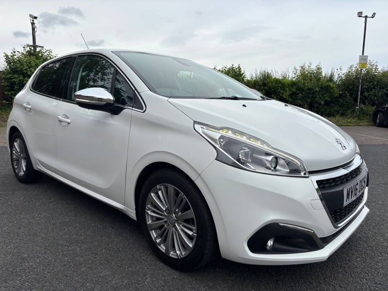 Peugeot 208 Blue Hdi Allure White #4