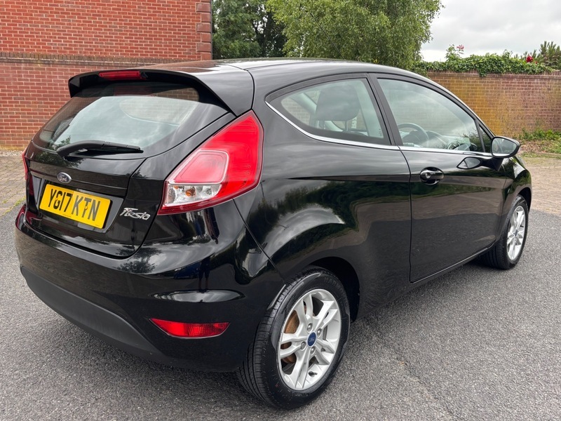 Ford Fiesta Zetec Black #6