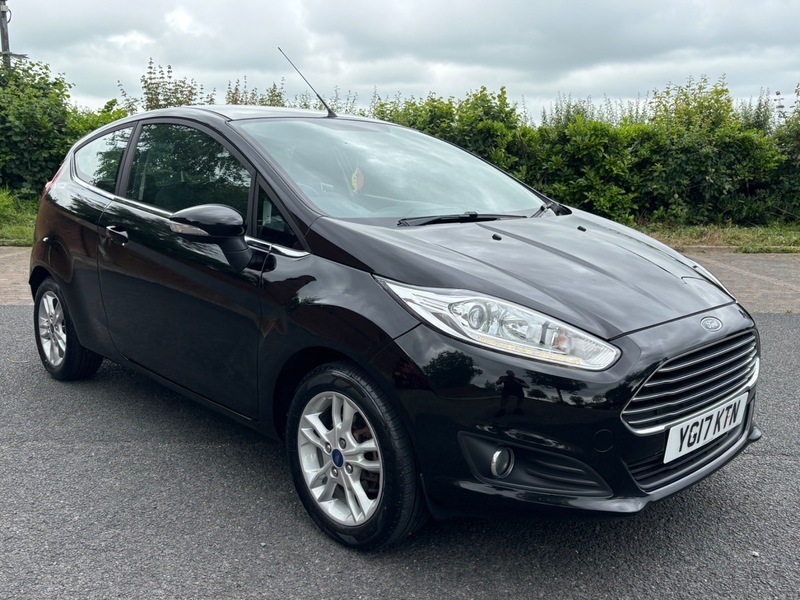 Ford Fiesta Zetec Black #4