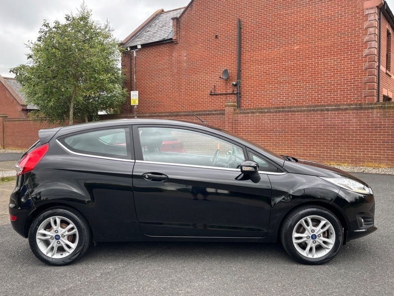 Ford Fiesta Zetec Black #5