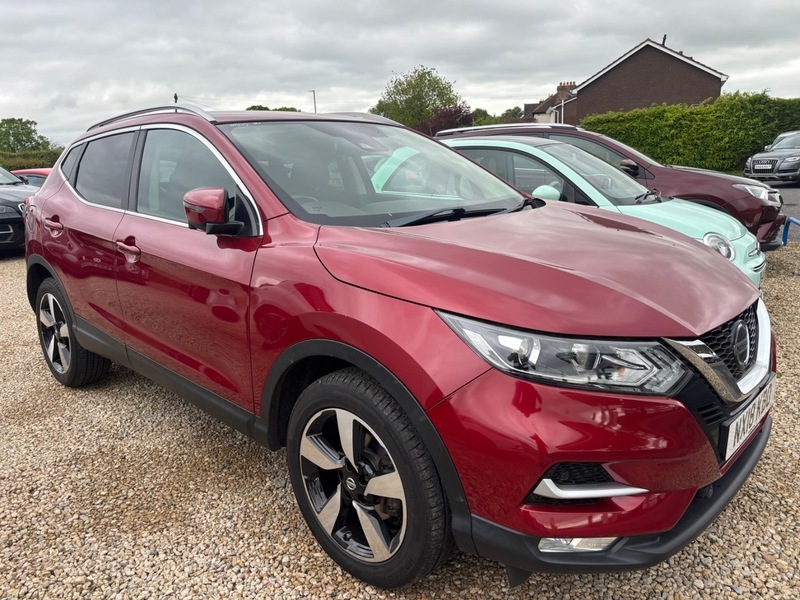 Nissan Qashqai N-connecta Dci NX18KBO Red #3