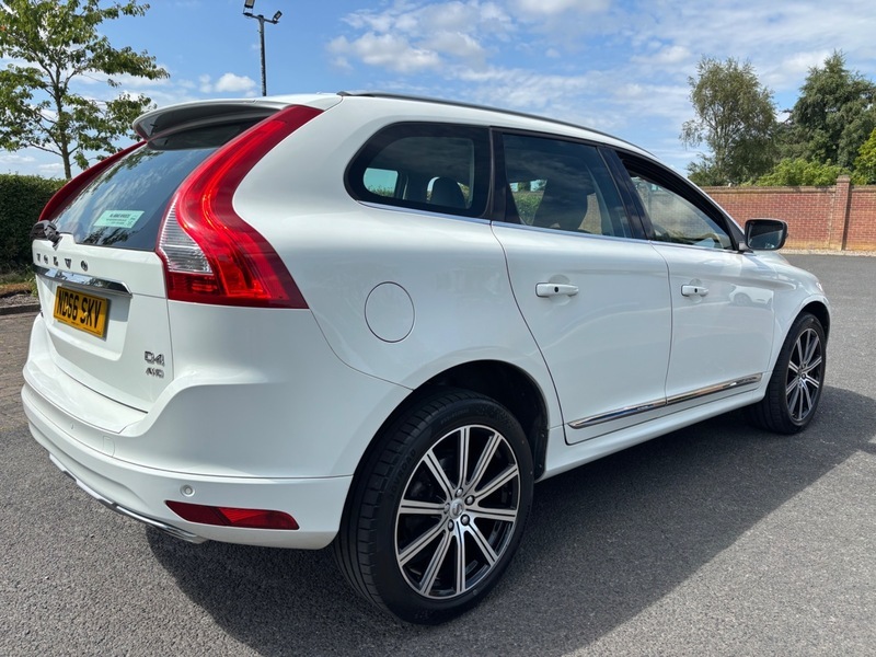 Volvo XC60 D4 R-design Lux Nav Black #8