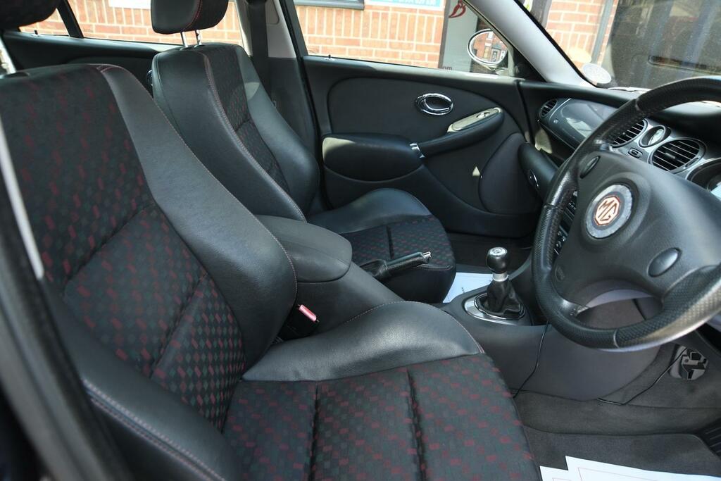 MG ZT 2.5 190 Red #15