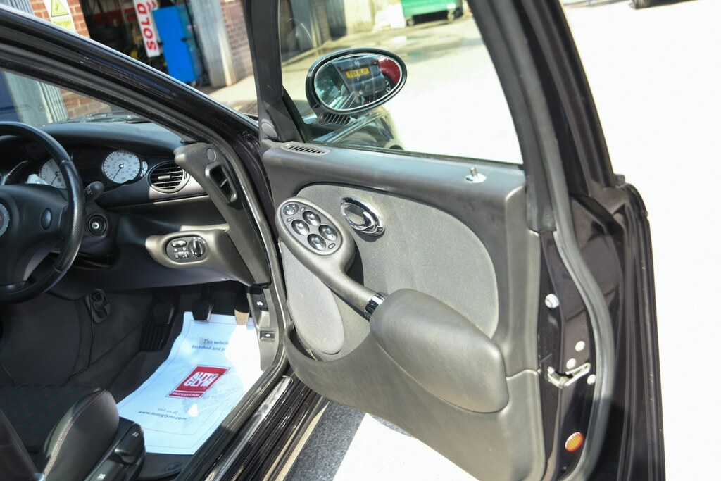 MG ZT 2.5 190 Red #10