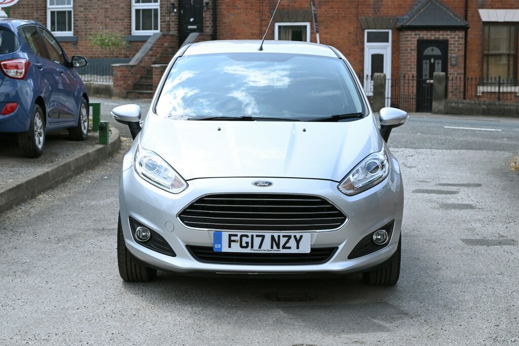 Ford Fiesta 1.25 82 Zetec FG17NZY Silver #2