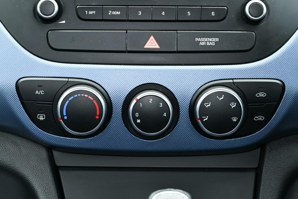 Hyundai I10 Premium Black #25