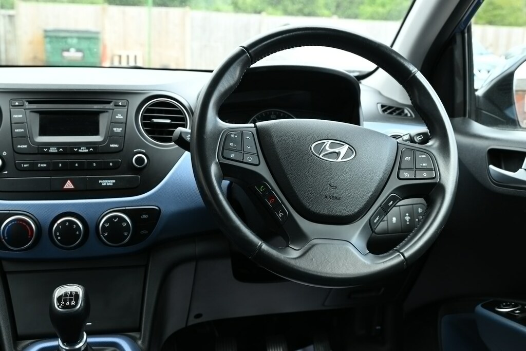 Hyundai I10 Premium Black #24
