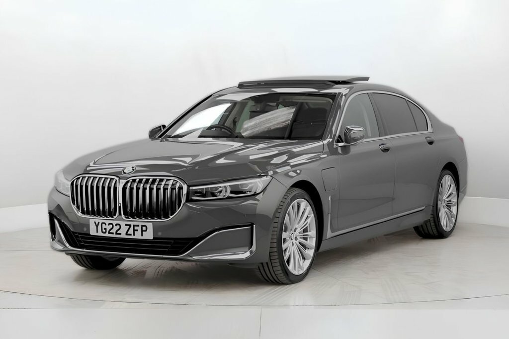 BMW 7 Series Saloon YG22ZFP Grey #6