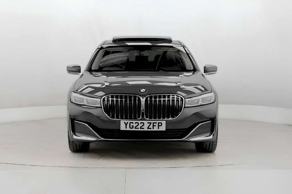 BMW 7 Series Saloon YG22ZFP Grey #4