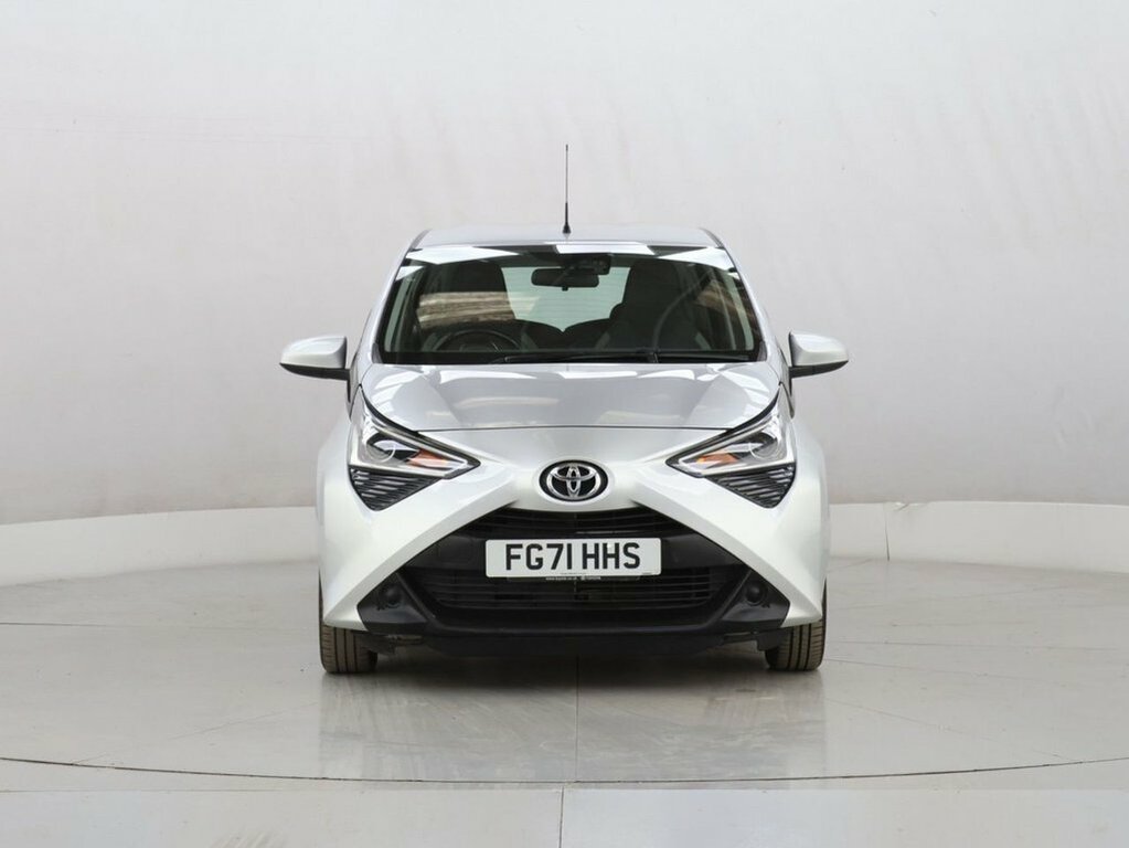 Toyota Aygo 1L X-play FG71HHS Silver #2