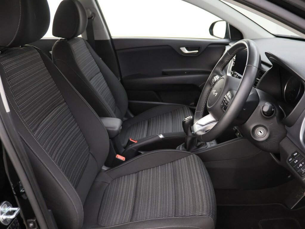 Kia Stonic 1L 2 Black #6