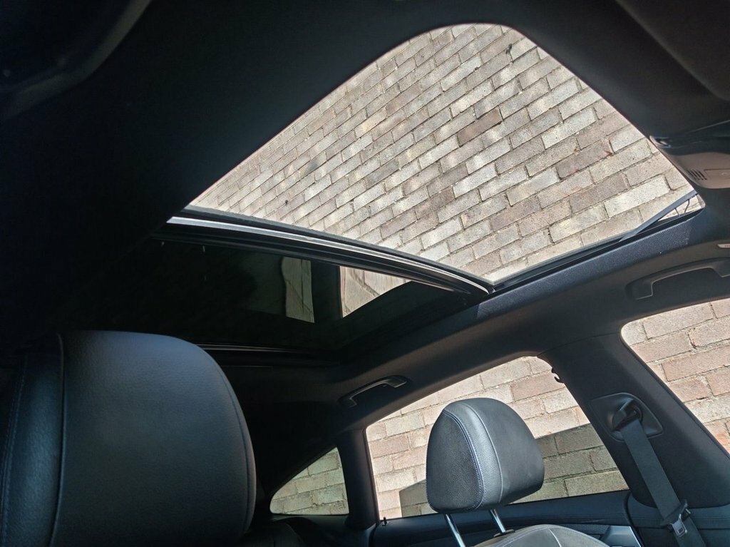 BMW 6 Series Gran Turismo 3L M Sport White #2