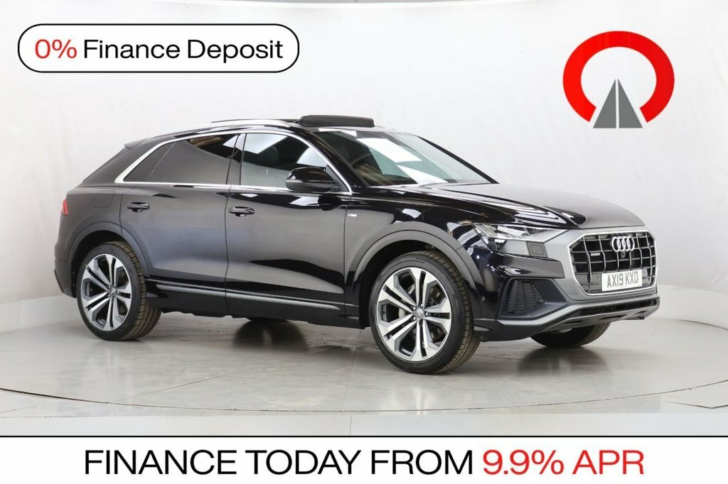 Audi Q8 3L S Line Black