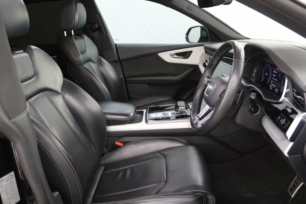 Audi Q8 3L S Line AX19KXO Black #6