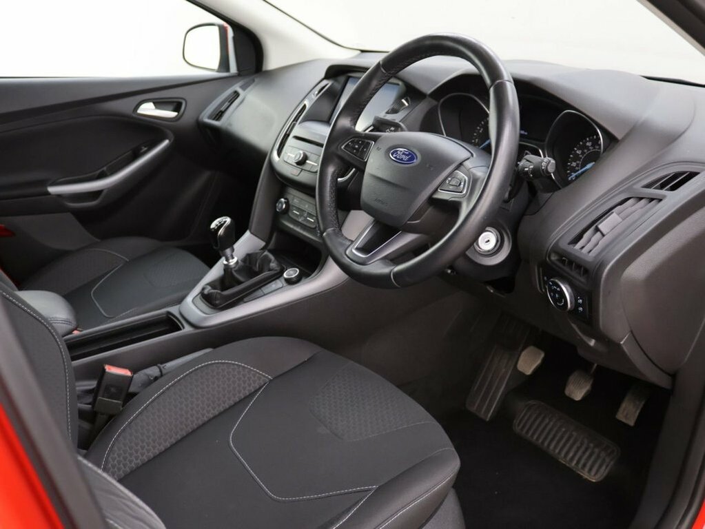 Ford Focus 1L Zetec Red #5