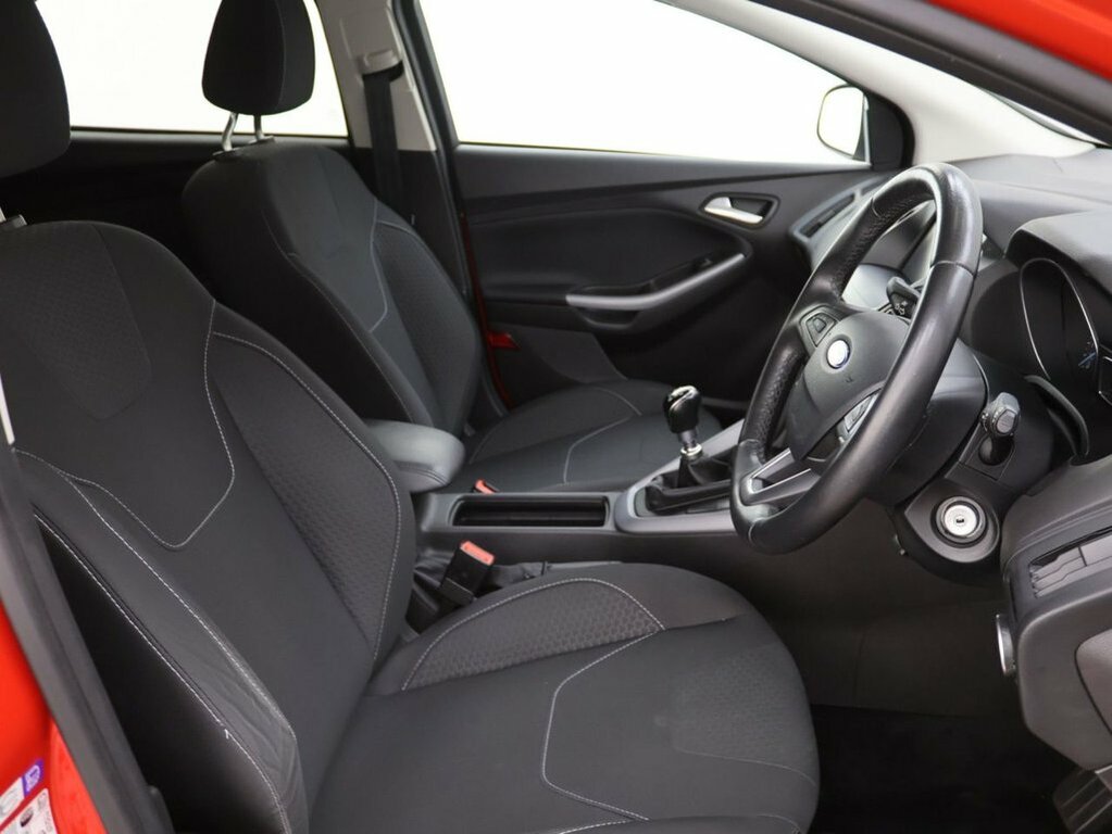 Ford Focus 1L Zetec Red #6