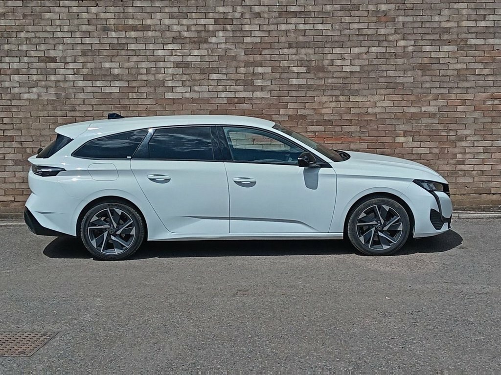 Peugeot 308 SW 1.2L Allure Premium White #3