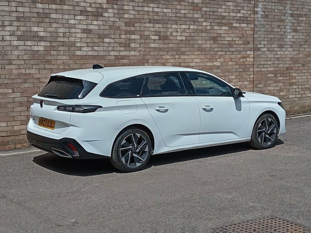 Peugeot 308 SW 1.2L Allure Premium White #4