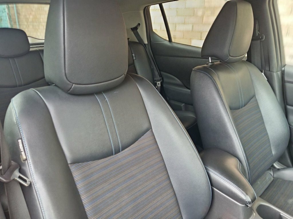 Nissan Leaf Hatchback Grey #4
